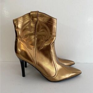 NWOT Nine West Gold Cowgirl Heeled Booties